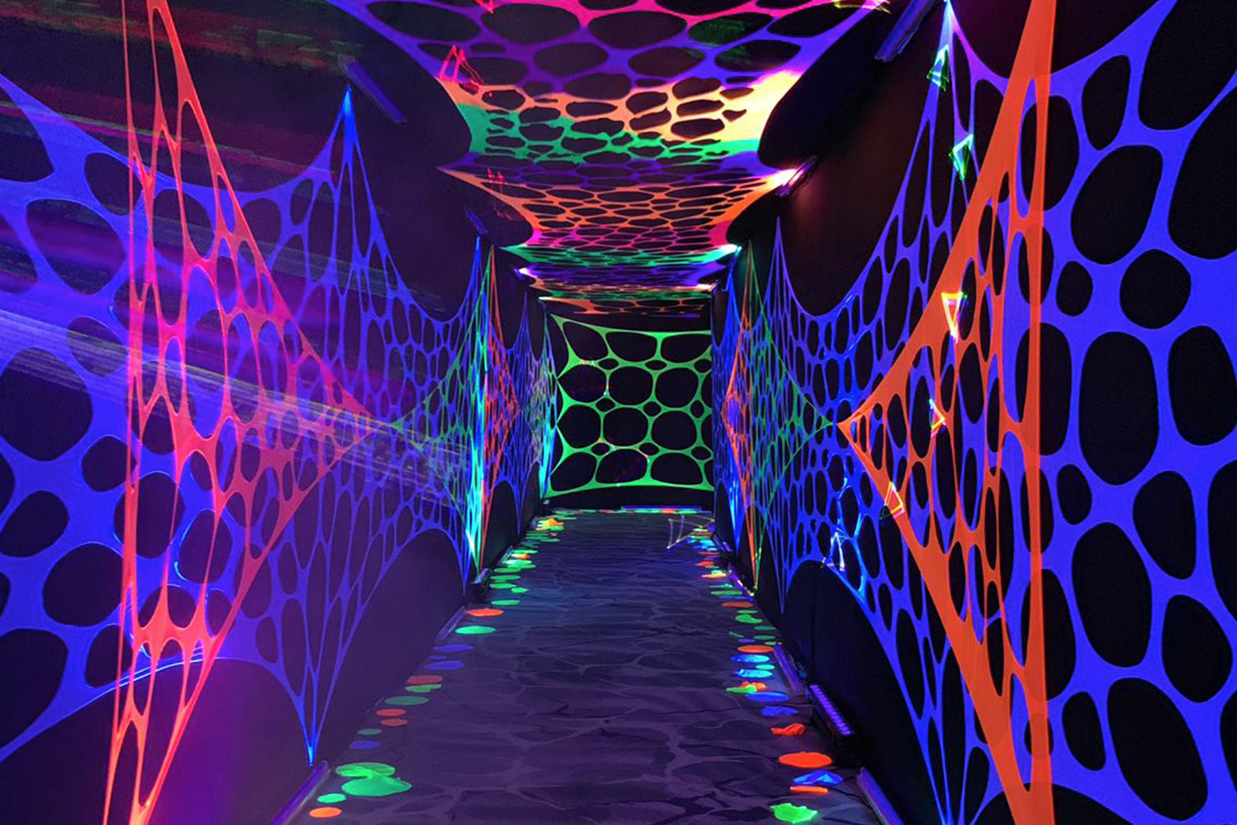 glow in the dark photo booth