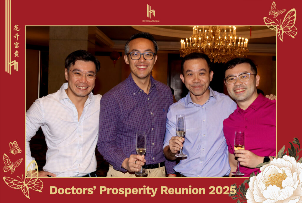 Selfie Roamer Photo Booth in Singapore by Printaparty