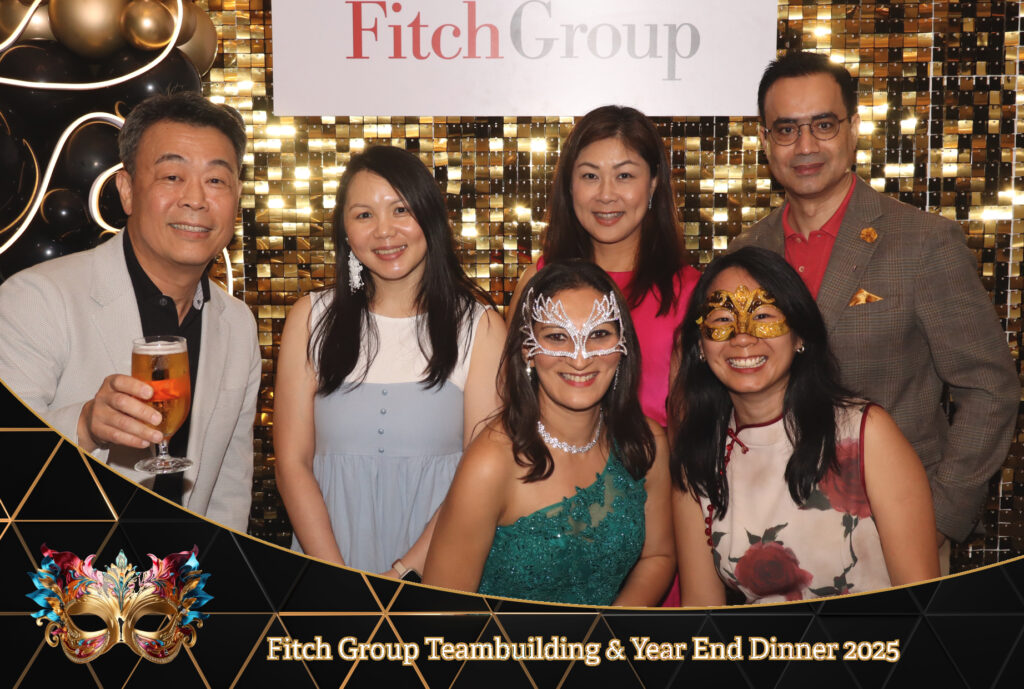 Selfie Roamer Photo Booth in Singapore by Printaparty