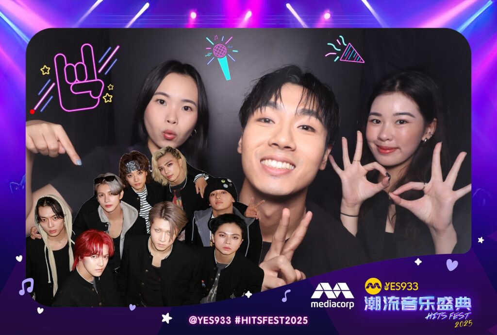 Neoprint Walk-In Photo Booth in Singapore by Printaparty