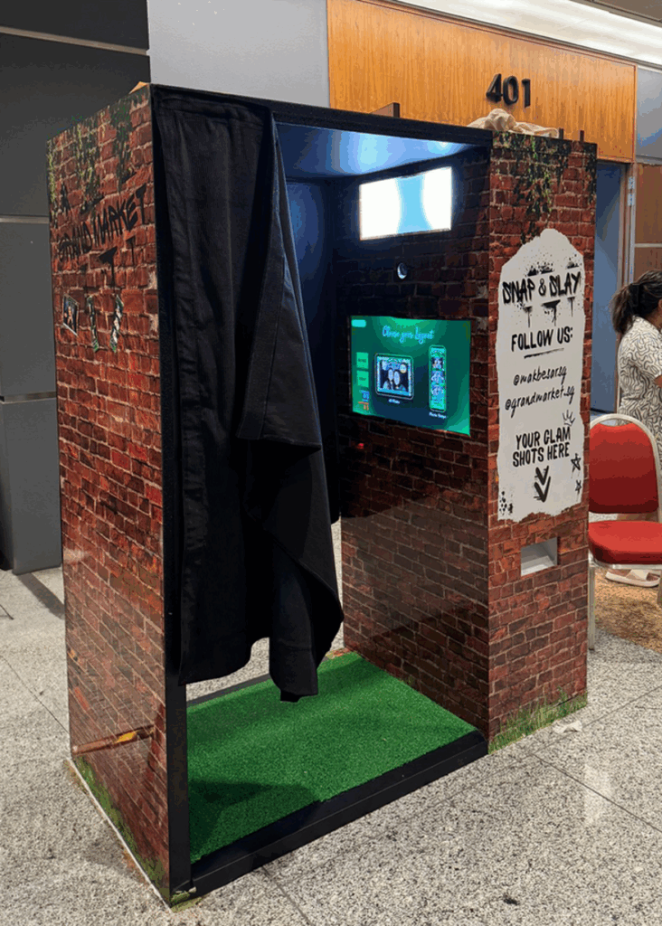 Neoprint Walk-In Photo Booth in Singapore by Printaparty