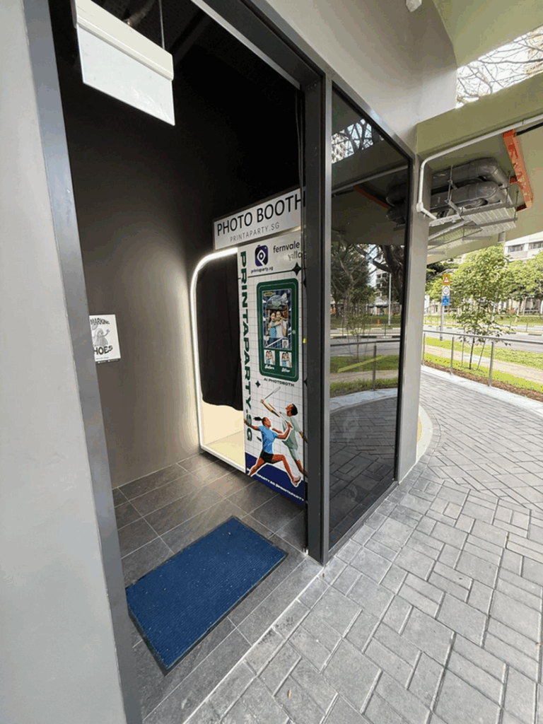 Neoprint Walk-In Photo Booth in Singapore by Printaparty