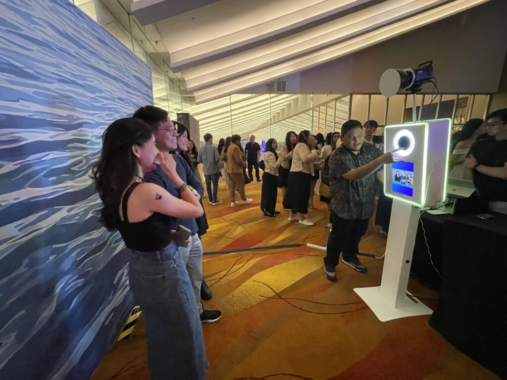 Neoprint Photo Booth in Singapore by Printaparty