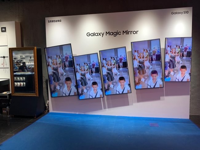 samsung retail magic mirror