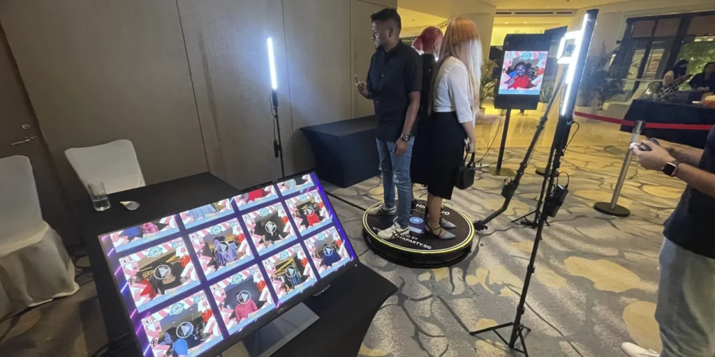 Whirl 360 Photo Booth by Printaparty